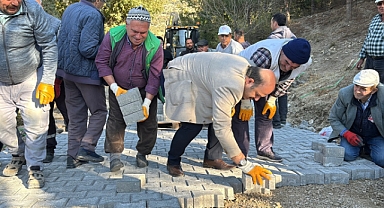 İvrindi Belediyesi, Osmanköy Mahallesi’nde İmece Usulü Çalışmalarla Ulaşımı Kolaylaştırıyor