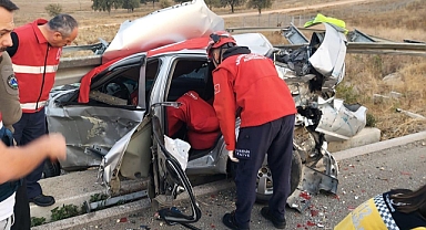 Karesi, Yeniköy mevkiinde Feci Kaza: 1 Ölü, 2 Yaralı