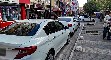 Kızılay Caddesi'nde Park Sorunu Trafiği Kilitleniyor