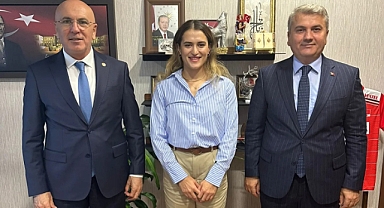 Milli Sporcu Esra Yıldız Kahraman TBMM'de Ağırladı