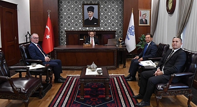 Sındırgı Belediye Başkanı Serkan Sak, Vali İsmail Ustaoğlu’na Ziyaret Gerçekleştirdi