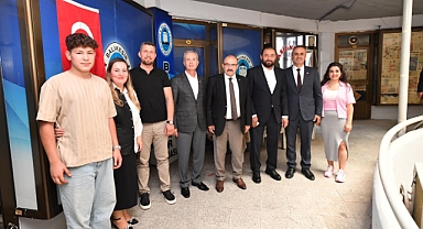 Vali İsmail Ustaoğlu, Balıkesir Bakkallar ve Bayiler Esnaf Odası’nı Ziyaret Etti