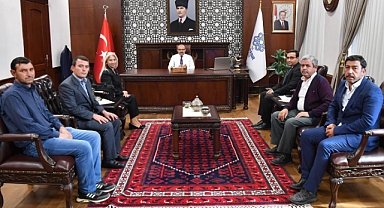 Vali İsmail Ustaoğlu, Edremit, Erdek ve Sındırgı’dan Muhtarlarla Bir Araya Geldi