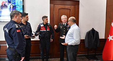 Vali İsmail Ustaoğlu'na Jandarma Kırsal Güvenlik Yönetim Sistemi Projesi Sunumu