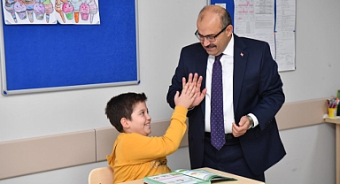 Vali İsmail Ustaoğlu’ndan Kastamonu Entegre Özel Eğitim Okullarına Ziyaret