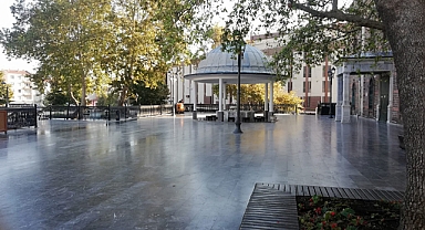 Zağnospaşa Camii'nin Avlusu Temizleniyor: Tarihi Alan Yenileniyor