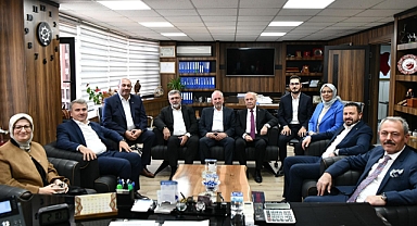 AK Parti Heyetinden Dursunbey Belediyesi’ne Ziyaret