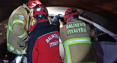 Altıeylül Çevreyolu’nda Gece Saatlerinde Feci Kaza: Aynı Aileden 6 Kişi Yaralı