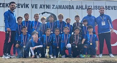 Balıkesir Büyükşehir Belediyespor U9 Futbol Takımı, 9. Atatürk Kupası’nda 3. Oldu