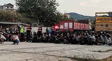 Balıkesir'de Düzensiz Göç Operasyonları: 47 Göçmen Yakalandı