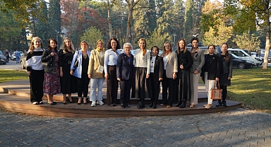 Balıkesir’de Kadın Hakları ve Dayanışması Konulu Toplantı Gerçekleşti