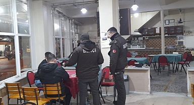 Balıkesir'de Kapsamlı Asayiş ve Trafik Uygulaması: Çok Sayıda Yakalama ve Ceza