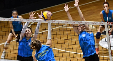 Balıkesir’de Voleybol Heyecanı: Derbi Tadında Maç