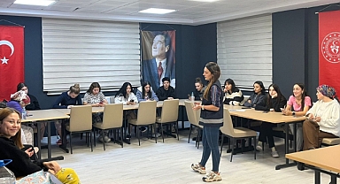 Balıkesir'de Yurt Öğrencilerine Kadına Şiddetle Mücadele ve Çocuk İhmali Eğitimleri Verildi