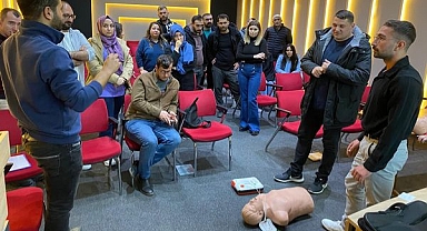 Balıkesir Gençlik ve Spor İl Müdürlüğü Yurt Personeline Temel İlkyardım Eğitimi Düzenliyor