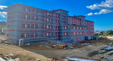 Balıkesir Gençlik ve Spor İl Müdürü Adem Özalp, Edremit’teki Yurt İnşaatını İnceledi