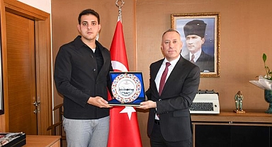 Balıkesir Gençlik ve Spor İl Müdürü Adem Özalp, Gömeç Kaymakamı Mehmet Ali Atak'ı Ziyaret Etti