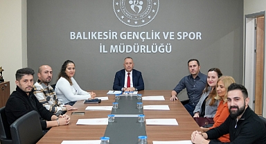 Balıkesir Gençlik ve Spor İl Müdürü Adem Özalp Personelle Yıl Değerlendirmesi Yaptı