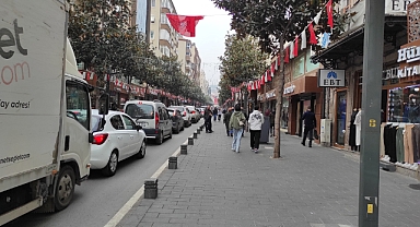 Balıkesir’in Milli Kuvvetler Caddesi’nde Yoğun Trafik