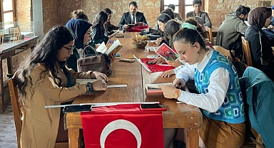 Balıkesir Üniversitesi Kütüphane Topluluğundan Anlamlı Etkinlik: Cumhuriyetin İlk Köy Okulunda Kitap Okuma