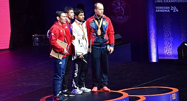 Balıkesir Üniversitesi Mezunu Milli Güreşçi Kerem Kamal, Dünya Şampiyonu Oldu