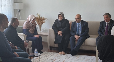 Balıkesir Valisi İsmail Ustaoğlu, Trafik Kazasında Hayatını Kaybeden Ecem Sultan Çamlı’nın Ailesine Taziye Ziyaretinde Bulundu