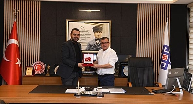 Balıkesirspor'un Önceki Dönem Başkanı Kadir Dağlı, Altıeylül Belediye Başkanı Hakan Şehirli'yi Ziyaret Etti