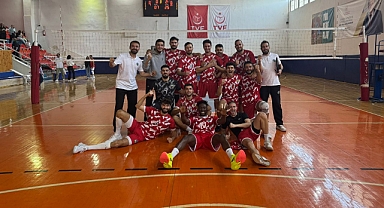 Bigadiç Belediye Spor, Niksar Belediyespor'u 3-0'la Geçti