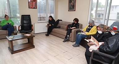 Burhaniye Belediyesi Kadın Danışma Merkezi, Kitap Severleri Bir Araya Getirdi