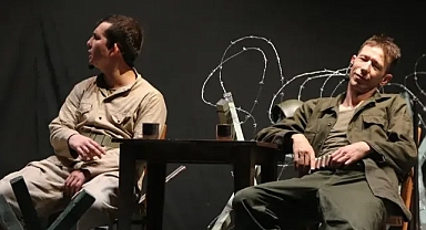 Burhaniye’de Tiyatro Sanatseverlere Ücretsiz Tiyatro Keyfi