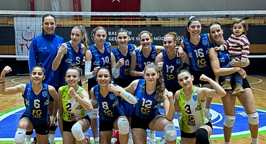 Büyükşehir’in Sultanları Namağlup Serisini Sürdürüyor: Silivri Çağrıbey’i 3-0’la Geçtiler!