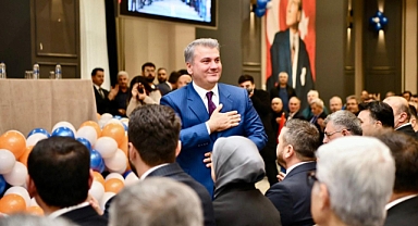 Canbey AK Parti Altıeylül Kongresi’nde Ahmet Akını Eleştirdi