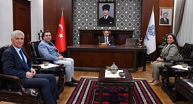 Düşünür Koleji Kurucusu Seyfettin Çabuk'tan Vali İsmail Ustaoğlu'na Ziyaret