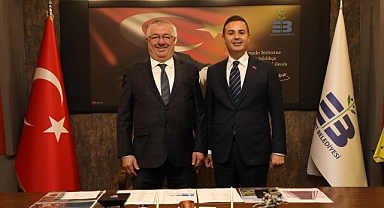 Edremit Belediye Başkanı Mehmet Ertaş, Balıkesir Büyükşehir Belediye Başkanı Ahmet Akın’ı Ağırladı