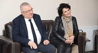 Edremit Belediye Başkanı Mehmet Ertaş’tan Öğretmenler Günü Öncesi Anlamlı Ziyaret