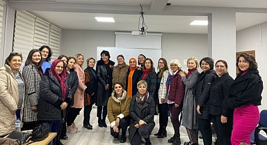 Edremit Belediyesi’nden Bibliyoterapi Atölyesi