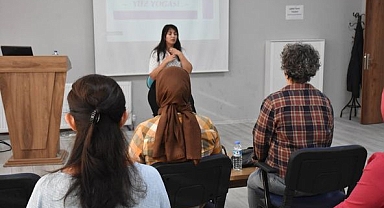 Edremit Belediyesi Temel Yüz Yogası Kasım Ayı Kursu Devam Ediyor: Genç ve Sağlıklı Bir Cilt İçin Pratik Egzersizler