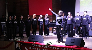 Edremit’te 24 Kasım Öğretmenler Günü Coşkuyla Kutlandı