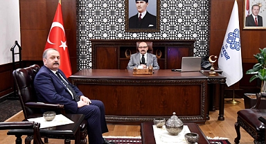 Erdek Kaymakamı Hasan Göç’ten Vali İsmail Ustaoğlu’na Nezaket Ziyareti