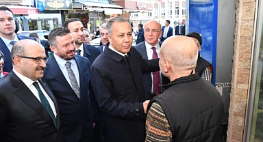 İçişleri Bakanı Ali Yerlikaya Balıkesir’de Esnaf ve Vatandaşlarla Buluştu, Talepleri Dinledi