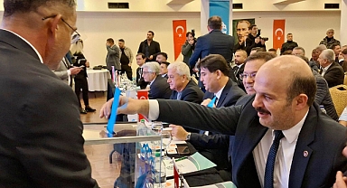 İvrindi Belediye Başkanı Önder Lapanta, Yağlı Güreş Düzenleyen Kentler Birliği Olağan Meclis Toplantısına Katıldı