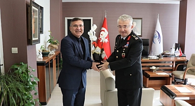 Jandarmadan Dünya Diş Hekimliği Günü’ne Anlamlı Ziyaret