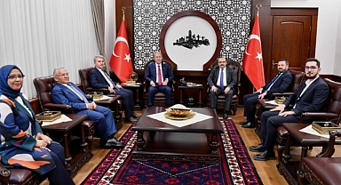 Milli Savunma Eski Bakanı Dr. Hulusi Akar’dan Balıkesir Valisi İsmail Ustaoğlu'na Ziyaret