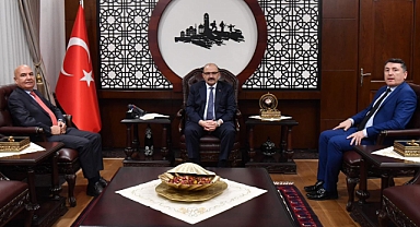 Mülkiye Başmüfettişleri Ahmet Faruk Güneş ve Cemal Demiryürek, Balıkesir Valisi İsmail Ustaoğlu’nu Ziyaret Etti