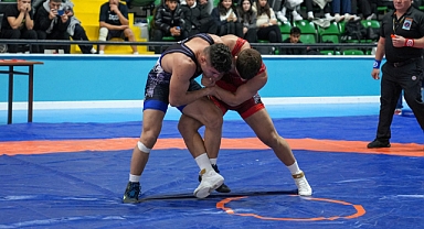 Okul Sporları Güreş Müsabakaları Şehit Turgut Solak Spor Salonu’nda Başladı