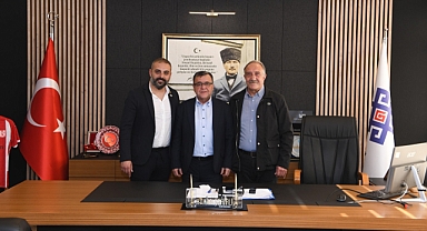 Pir Sultan Abdal Derneği Başkanı Kenan Bila ve Oğlu Onur Bila, Altıeylül Belediye Başkanı Hakan Şehirli'yi Ziyaret Etti