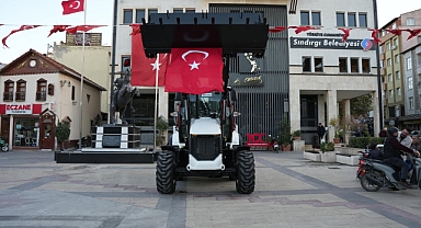Sındırgı Belediyesi Yeni İş Makinesini Hizmete Sunuyor