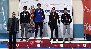 Sındırgı’nın Gururu: 9 Madalya! İl Güreş Şampiyonasında Büyük Başarı Elde Edildi