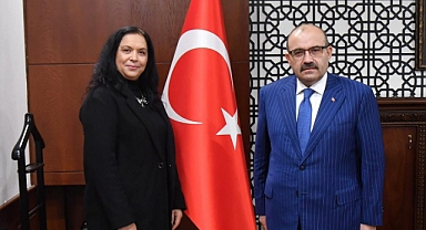 Vali İsmail Ustaoğlu, Altıeylül ve Karesi İlçelerinin Mahalle Muhtarlarıyla Bir Araya Gelerek Talepleri Dinledi