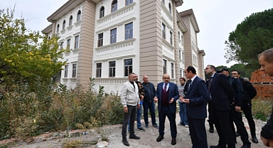 Vali İsmail Ustaoğlu, Gönen Hükümet Konağı İnşaatını İnceledi